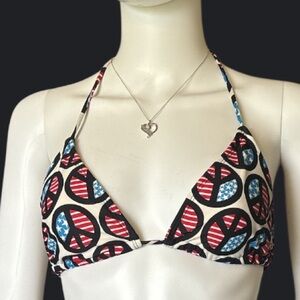 Vintage Beautiful Silver Tone Heart With Shine White Stones.